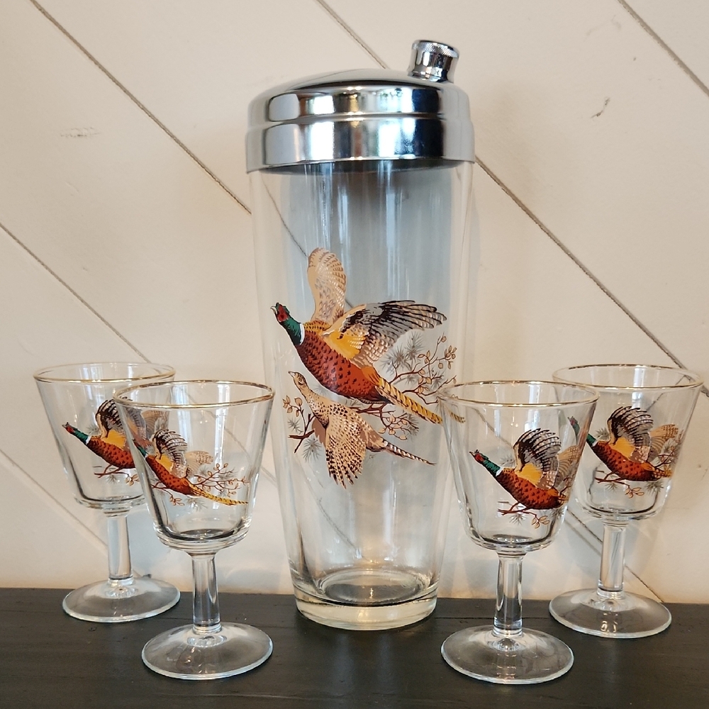 Cocktail  Bar  Set Shaker with 4  Stemmed Glasses - Pheasant Graphics Vintage